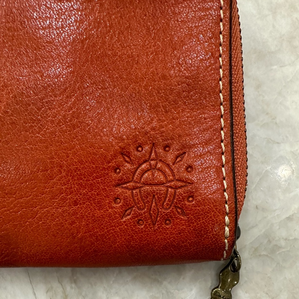 Preloved DAKOTA Zip around Long Wallet 
Orange